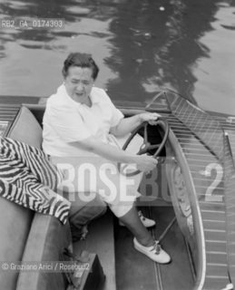 THE JOURNALIST ELSA MAXWELL AT VENICE LIDO- 1948 - © ARCHIVIO Graziano Arici/Rosebud2  / GIORNALISTA / LETTERATURA / MOTOSCAFO