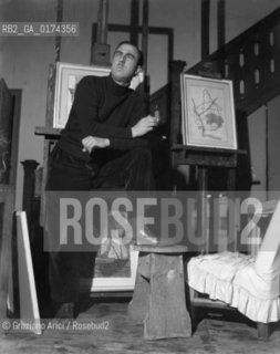 THE PAINTER GIUSEPPE SANTOMASO AT HOME IN VENICE - 1954 © ARCHIVIO Graziano Arici/Rosebud2  / ARTE / PITTORE