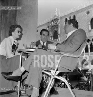 THE PAINTER GIUSEPPE SANTOMASO WITH THE ART CRITIC GIUSEPPE MARCHIORI  IN VENICE - 1958 © ARCHIVIO Graziano Arici/Rosebud2  / ARTE / PITTORE / CRITICO DARTE
