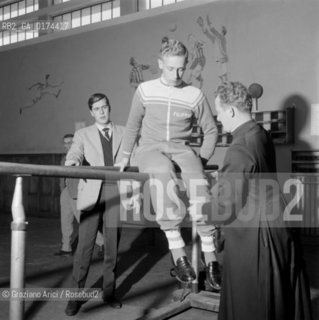 THE DUKE AMEDEO OF AOSTA AT COLLEGE IN PADERNO SUL GRAPPA - 1960 © ARCHIVIO Graziano Arici/Rosebud2  / DUCA / NOBILI