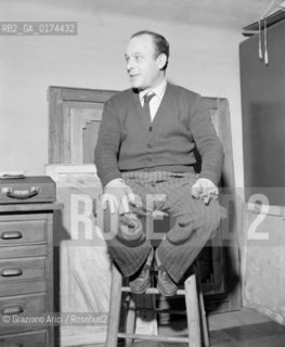 THE PAINTER DOMENICO CANTATORE IN HIS STUDIUM - MILAN - 1950 © ARCHIVIO Graziano Arici/Rosebud2  / ARTE / PITTORE