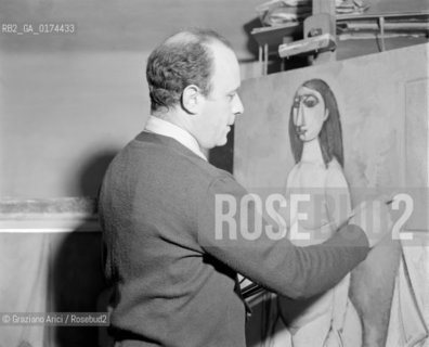 THE PAINTER DOMENICO CANTATORE IN HIS STUDIUM - MILAN - 1950 © ARCHIVIO Graziano Arici/Rosebud2  / ARTE / PITTORE
