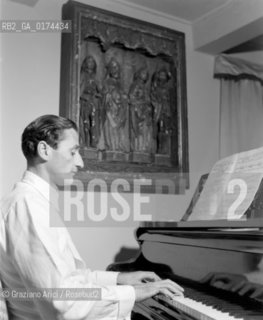 THE PIANIST GEORGE CHAVCHAVADZE - 1949 - © ARCHIVIO Graziano Arici/Rosebud2  / MUSICA / PIANISTA