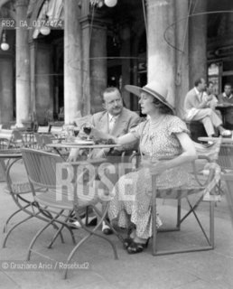 SIR DUFF COOPER WITH HIS WIFE LADY DIANA COOPER - 1947- © ARCHIVIO Graziano Arici/Rosebud2  / NOBILI