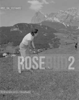 THE COUNTESS GIOVANNA FORATI - CORTINA - 1951 - © ARCHIVIO Graziano Arici/Rosebud2  / NOBILI / CONTESSA / GOLF