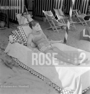 BARBARA HUTTON AT VENICE LIDO BEACH - © ARCHIVIO Graziano Arici/Rosebud2  / ECONOMIA / SPIAGGIA