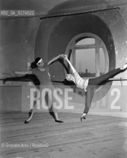 THE COREOGRAPHER AND DANCER SERGE LIFAR IN PARIS - 1948 © ARCHIVIO Graziano Arici/Rosebud2  / COREOGRAFO / DANZA / BALLETTO / BALLERINO
