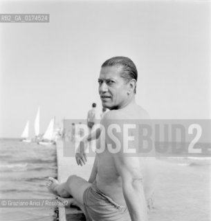 THE COREOGRAPHER AND DANCER SERGE LIFAR AT VENICE LIDO BEACH - 1951 © ARCHIVIO Graziano Arici/Rosebud2  / COREOGRAFO / DANZA / BALLETTO / BALLERINO / SPIAGGIA