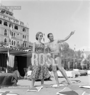 THE COREOGRAPHER AND DANCER SERGE LIFAR AT VENICE LIDO BEACH - 1951 © ARCHIVIO Graziano Arici/Rosebud2  / COREOGRAFO / DANZA / BALLETTO / BALLERINO / SPIAGGIA