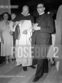 THE PRIEST LEO LUNDERS WITH THE PRIEST FELIX A. MORLION AT IX INTERNATIONAL FILM FESTIVAL OF VENICE -  1948 - © ARCHIVIO Graziano Arici/Rosebud2  / RELIGIONE / PRETE / MOSTRA DEL CINEMA