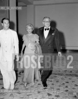 THE PRODUCER DAVID O SELZNICK WITH MRS DUNN AT XI INTERNATIONAL FILM FESTIVAL OF VENICE - 1950 © ARCHIVIO Graziano Arici/Rosebud2  / CINEMA / PRODUTTORE / MOSTRA DEL CINEMA