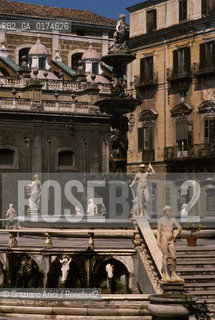 SICILIA  , PALERMO. : PIAZZA PRETORIA  E FONTANA - © 2002 Graziano Arici/Rosebud2 / GEO /