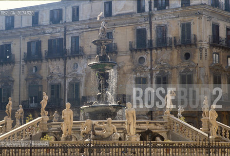 SICILIA  , PALERMO. : PIAZZA PRETORIA  E FONTANA - © 2002 Graziano Arici/Rosebud2 / GEO /
