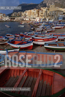 SICILIA  , (PALERMO). : S.FLAVIA A CAPO ZAFFERANO - © 2002 Graziano Arici/Rosebud2 / GEO / MARE / BARCA
