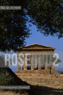 SICILIA  , AGRIGENTO . : TEMPIO DELLA CONCORDIA  - © 2002 Graziano Arici/Rosebud2 / GEO / ARCHITETTURA / DORICO / COLONNE / ARCHEO
