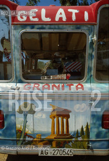SICILIA  , AGRIGENTO  : GELATAIO  - © 2002 Graziano Arici/Rosebud2 / GEO /