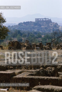 SICILIA  , AGRIGENTO . : TEMPIO DI GIUNONE  - © 2002 Graziano Arici/Rosebud2 / GEO / ARCHITETTURA / DORICO / COLONNE / ARCHEO