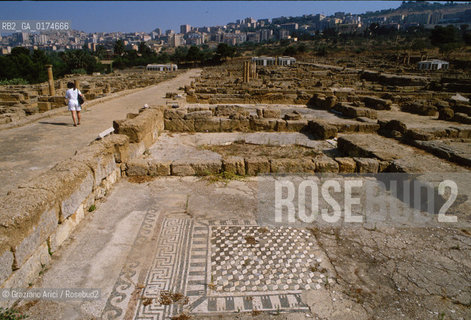 SICILIA  , AGRIGENTO . : QUARTIERE ELLENISTICO-ROMANO  - © 2002 Graziano Arici/Rosebud2 / GEO / ARCHITETTURA /  ARCHEO