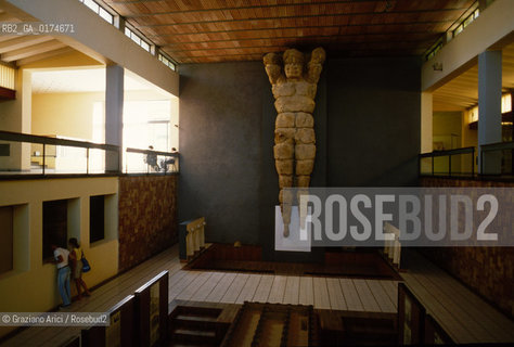 SICILIA  , AGRIGENTO  : MUSEO ARCHEOLOGICO - IL TELAMONE  - © 2002 Graziano Arici/Rosebud2 / GEO / ARCHEO