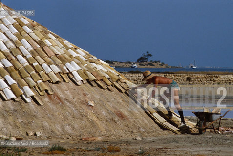 SICILIA  , ( TRAPANI ) MARSALA : LE SALINE    - © 2002 Graziano Arici/Rosebud2 / GEO