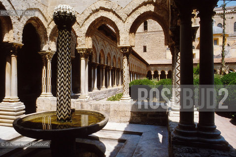 SICILIA  , (PALERMO) MONREALE : CHIOSTRO    - © 2002 Graziano Arici/Rosebud2 / GEO / ARCHITETTURA NORMANNA