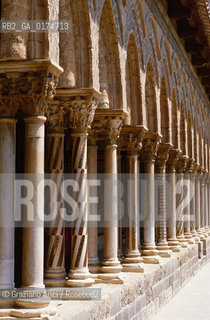 SICILIA  , (PALERMO) MONREALE : CHIOSTRO    - © 2002 Graziano Arici/Rosebud2 / GEO / ARCHITETTURA NORMANNA / CAPITELLO