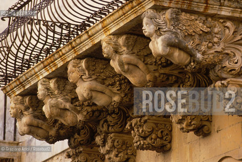 SICILIA  , (SIRACUSA) NOTO : BALCONE    - © 2002 Graziano Arici/Rosebud2 / GEO / ARCHITETTURA / BAROCCO