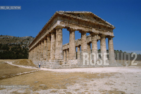 SICILIA  , (TRAPANI)  CALATAFIMI : IL TEMPIO DI SEGESTA   - © 2002 Graziano Arici/Rosebud2 / GEO / ARCHEO / DORICO / ARCHITETTURA