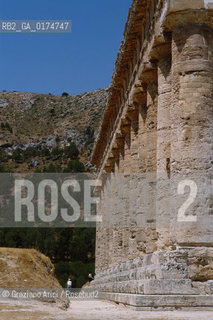 SICILIA  , (TRAPANI)  CALATAFIMI : IL TEMPIO DI SEGESTA   - © 2002 Graziano Arici/Rosebud2 / GEO / ARCHEO / DORICO / ARCHITETTURA/ COLONNA