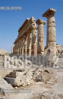 SICILIA  , (TRAPANI)  CASTELVETRANO : IL SITO ARCHEOLOGICO DI SELINUNTE   - © 2002 Graziano Arici/Rosebud2 / GEO / ARCHEO /  ARCHITETTURA / DORICO / COLONNE