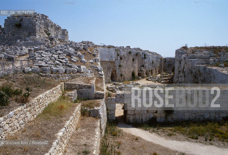 SICILIA  , SIRACUSA : FORTEZZA DI EURIALO  - © 2002 Graziano Arici/Rosebud2 / GEO / ARCHEO /