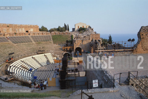 SICILIA  , (MESSINA) TAORMINA : TEATRO GRECO  - © 2002 Graziano Arici/Rosebud2 / GEO / ARCHEO