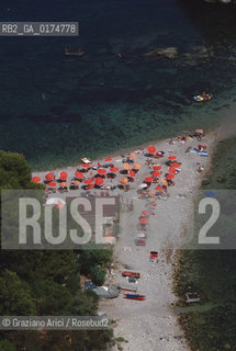 SICILIA  , (MESSINA) TAORMINA : SPIAGGIA SULLISOLA BELLA  - © 2002 Graziano Arici/Rosebud2 / GEO