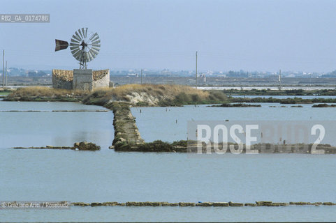 SICILIA  , TRAPANI : SALINE  - © 2002 Graziano Arici/Rosebud2 / GEO / MULINO