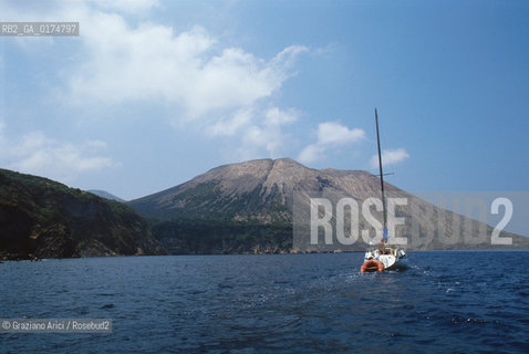 SICILIA  , ( ARCIPELAGO DELLE ISOLE EOLIE) ISOLA DI VULCANO   - © 2002 Graziano Arici/Rosebud2 / GEO / MARE