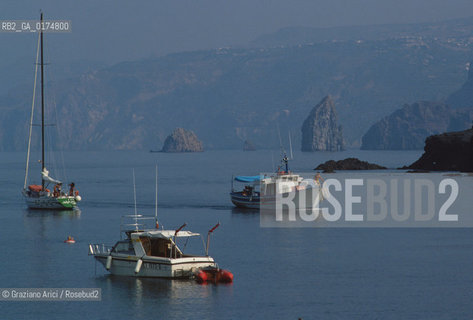 SICILIA  , ( ARCIPELAGO DELLE ISOLE EOLIE) ISOLA DI VULCANO   - © 2002 Graziano Arici/Rosebud2 / GEO / MARE