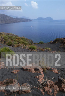 SICILIA  , ( ARCIPELAGO DELLE ISOLE EOLIE) ISOLA DI VULCANO   - © 2002 Graziano Arici/Rosebud2 / GEO / MARE