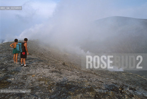 SICILIA  , ( ARCIPELAGO DELLE ISOLE EOLIE) ISOLA DI VULCANO : IL CRATERE  - © 2002 Graziano Arici/Rosebud2 / GEO / MARE