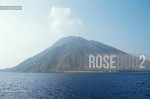 SICILIA  , ( ARCIPELAGO DELLE ISOLE EOLIE) ISOLA DI STROMBOLI   - © 2002 Graziano Arici/Rosebud2 / GEO / MARE