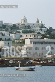 SICILIA  , ( ARCIPELAGO DELLE ISOLE EOLIE) ISOLA DI STROMBOLI   - © 2002 Graziano Arici/Rosebud2 / GEO / MARE