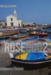 SICILIA  , ( ARCIPELAGO DELLE ISOLE EOLIE) ISOLA DI LIPARI : PORTICCIOLO  - © 2002 Graziano Arici/Rosebud2 / GEO / MARE