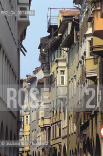 ALTO ADIGE (SUDTIROL), BOLZANO  : UNA VIA DEL CENTRO - © 2002 Graziano Arici/Rosebud2 / GEO