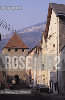 ALTO ADIGE (SUDTIROL), BOLZANO, GLORENZA (GLURNS)  : UNA VIA DEL CENTRO  - © 2002 Graziano Arici/Rosebud2 / GEO /