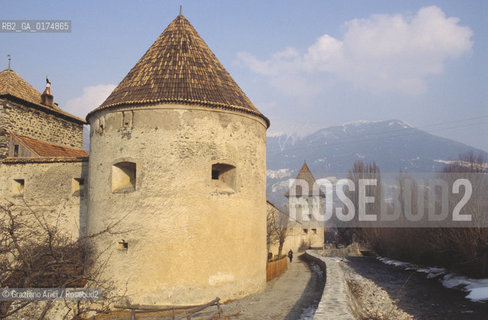 ALTO ADIGE (SUDTIROL), BOLZANO, GLORENZA (GLURNS)  : IL BORGO MURATO  - © 2002 Graziano Arici/Rosebud2 / GEO / MURA