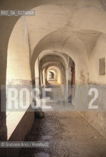 ALTO ADIGE (SUDTIROL), BOLZANO, GLORENZA (GLURNS)  : UNA VIA DEL CENTRO  - © 2002 Graziano Arici/Rosebud2 / GEO / PORTICI