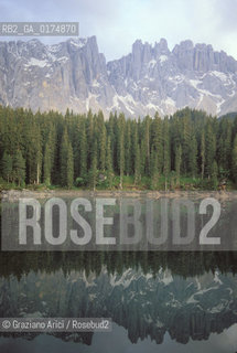 ALTO ADIGE (SUDTIROL), BOLZANO, LAGO DI CAREZZA (KARERSEE) CON IL MASSICCIO DEL LATEMAR  :   - © 2002 Graziano Arici/Rosebud2 / GEO / MONTAGNA