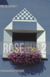 ALTO ADIGE (SUDTIROL), BOLZANO, ORTISEI  (ST.ULRICH) : FINESTRA  :   - © 2002 Graziano Arici/Rosebud2 / GEO