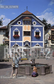 ALTO ADIGE (SUDTIROL), BOLZANO, ORTISEI  (ST.ULRICH) : LA PIAZZA  :   - © 2002 Graziano Arici/Rosebud2 / GEO