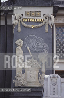 ALTO ADIGE (SUDTIROL), (BOLZANO), MERANO (MERAN) : IL TEATRO - © 2002 Graziano Arici/Rosebud2 / GEO / ARCHITETTURA / SECESSIONE