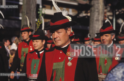 ALTO ADIGE (SUDTIROL), (BOLZANO), MERANO (MERAN) : SFILATA DI SCHUETZEN - © 2002 Graziano Arici/Rosebud2 / GEO / PROBLEMI ALTOATESINO